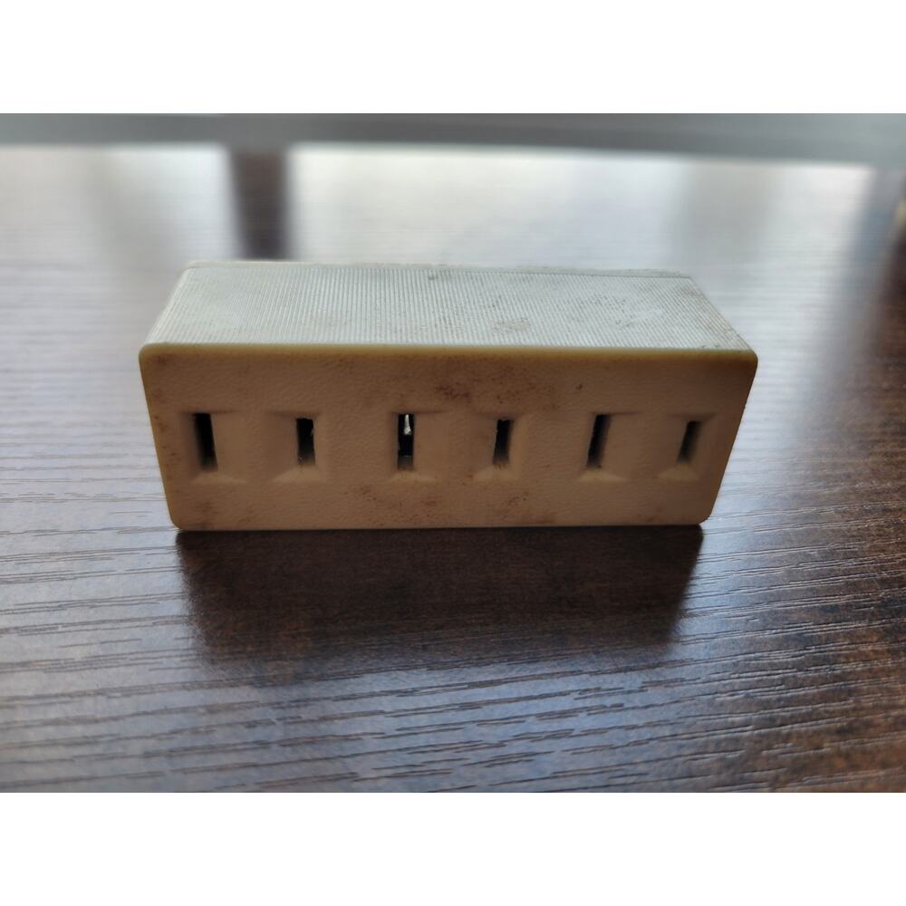 Vintage Ivory General Electric GE 922B 15A 125V 3-Plug Tri-Splitter